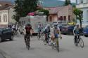 Príchod cyklistov pred mestský úrad Príchod cyklistov pred mestský úrad