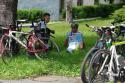 Odpočívajúci cyklisti Odpočívajúci cyklisti
