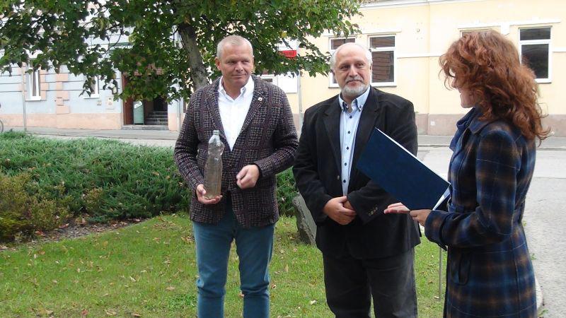Fotogaléria Poliatie lipy sútokov sveta v rámci otvorenia VP na Veľkom Bysterci (21.9.2016) (5) Poliatie lipy sútokov sveta v rámci otvorenia VP na Veľkom Bysterci (21.9.2016)