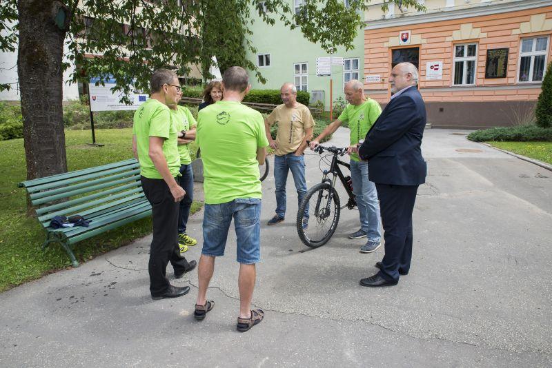 Fotogaléria Poliatie lipy sútokov sveta (27.7.2017) (5) Poliatie lipy sútokov sveta (27.7.2017)